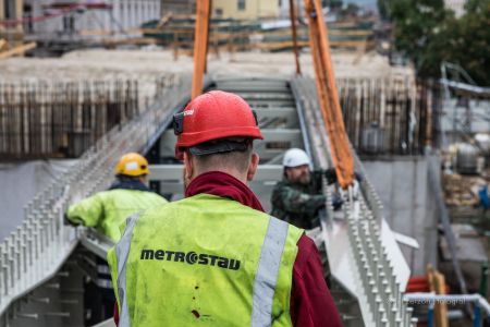 2019, Negrelliho viadukt – reportáž z pokládání mostovky na Negrelliho viadukt, zadavatel: Vítkovice Steel